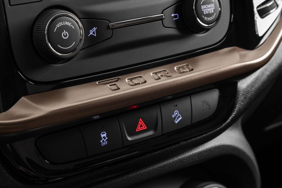 Детали интерьера Fiat Toro Ranch (226) 2018 года  (фото 32 из 39)